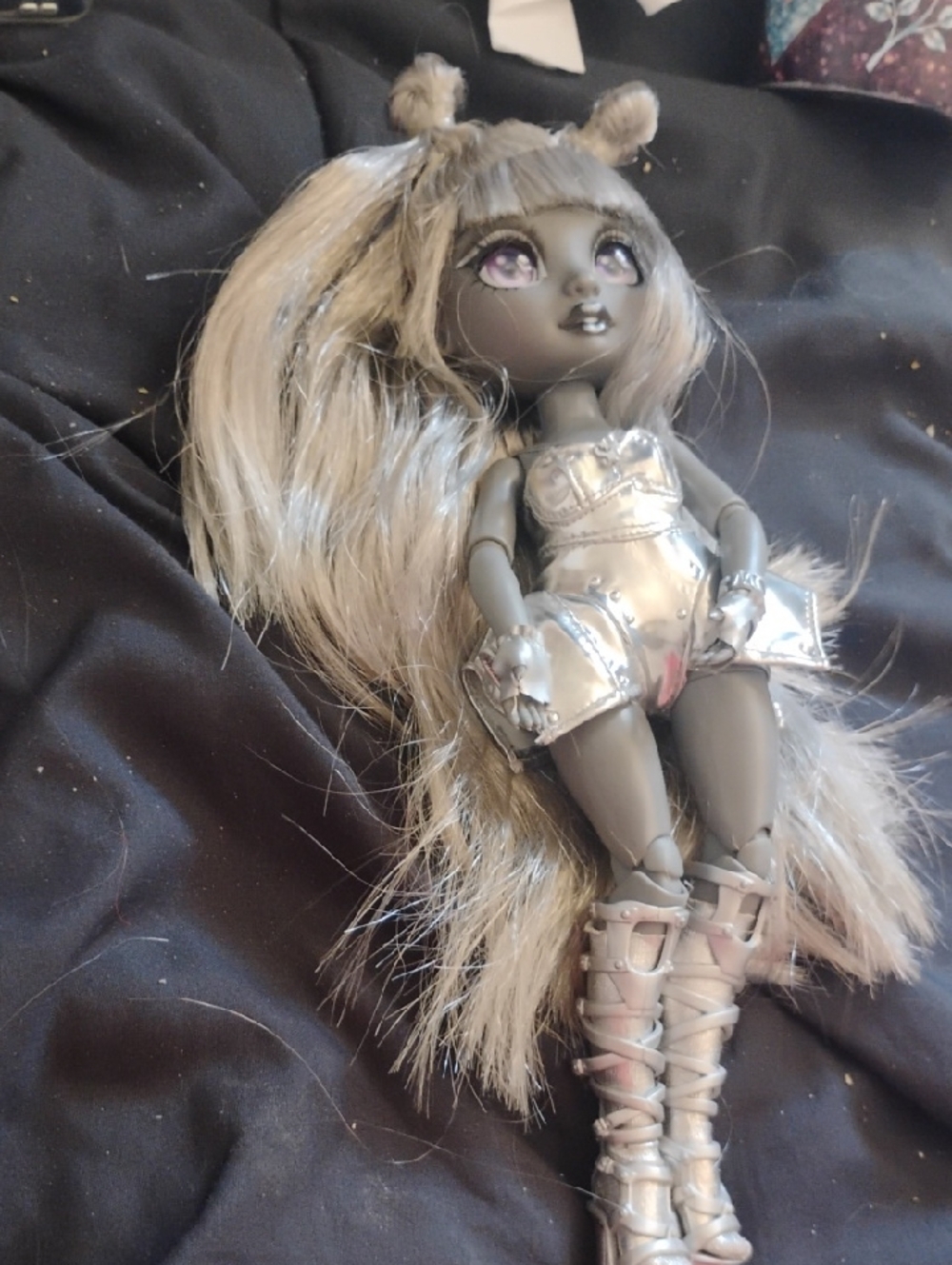 Rainbow High Luna Medicine Doll Shadow High Series 1